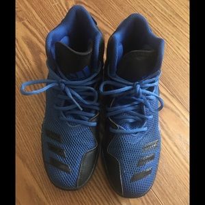 Men’s size 7.5 Adiadas